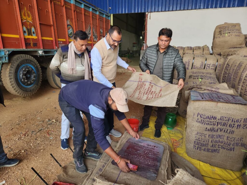 Giridih आपूर्ति पदाधिकारी (DSO) श्री गुलाम समदानी ने जमुआ प्रखंड अंतर्गत विभिन्न राइस मिलों का औचक निरीक्षण किया